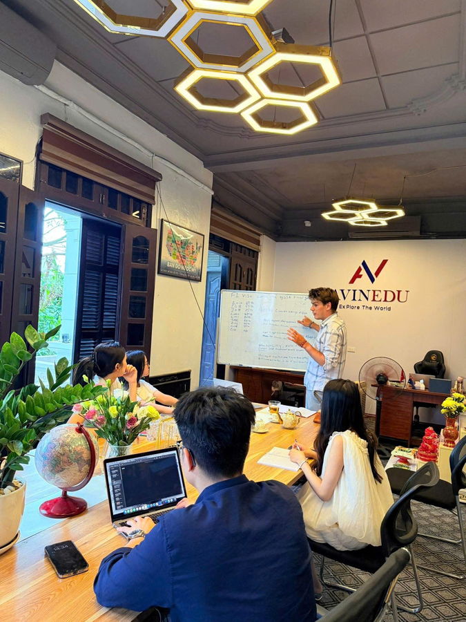 Lớp hướng dẫn hồ sơ visa F1 tại văn phòng